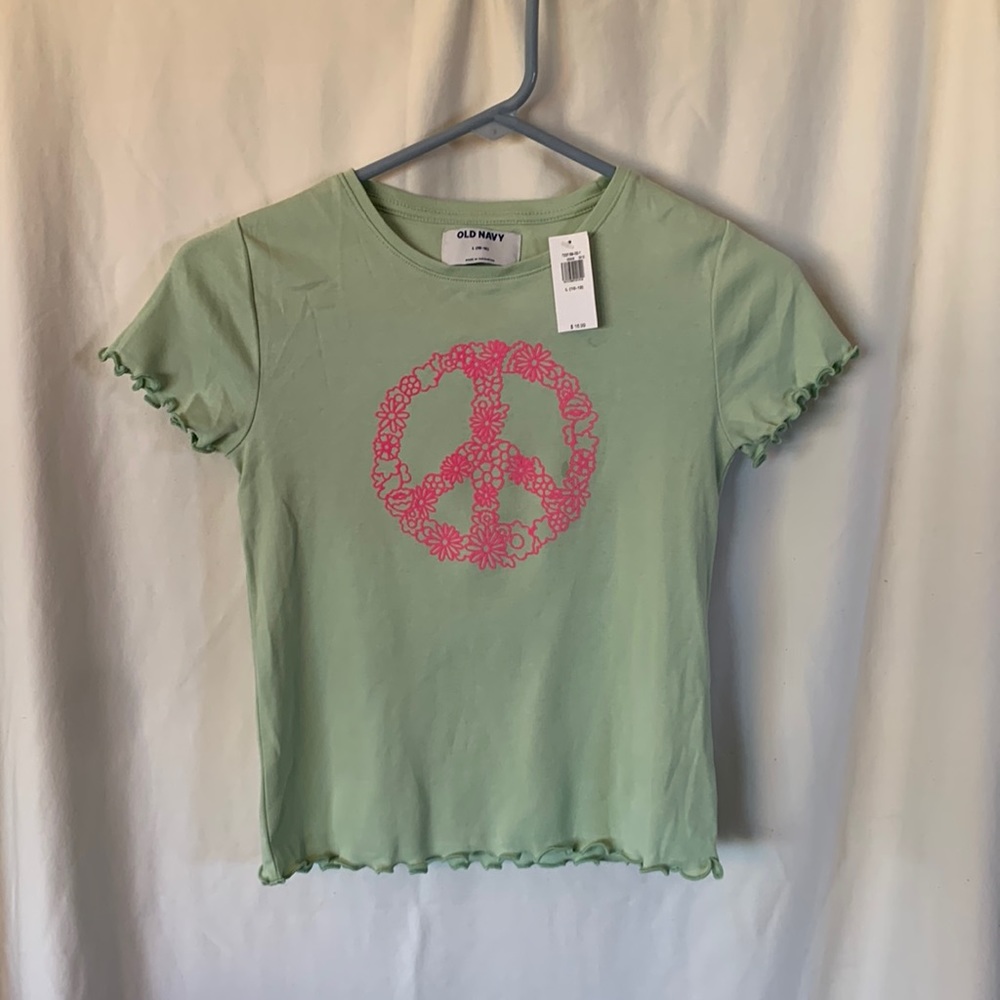 Old Navy light green tank with ruffle sleeve and bottom NWT peace sign design